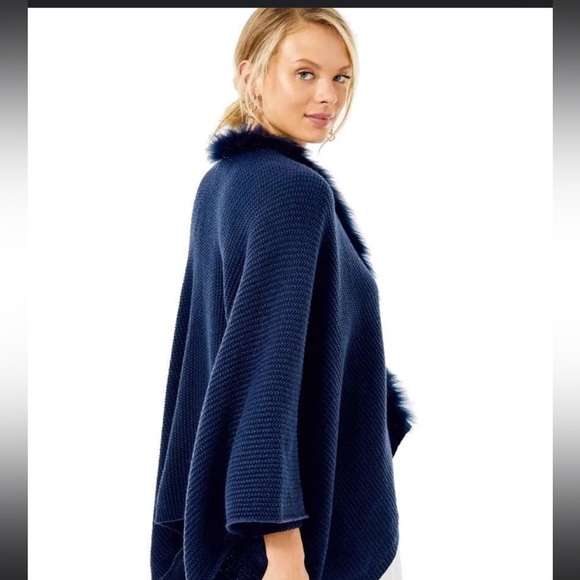 Lilly Pulitzer Rainie navy sweater wrap retails for $278 usd - Picture 3 of 16
